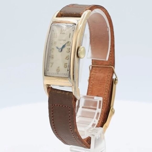 Vintage Waltham Curvex Style Men's Mechanical Wristwatch 761 USA Jobber Case - Picture 1 of 5